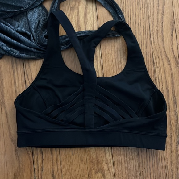 Lululemon Grey Tank with black built in sports bra (size 6) - Picture 3 of 4